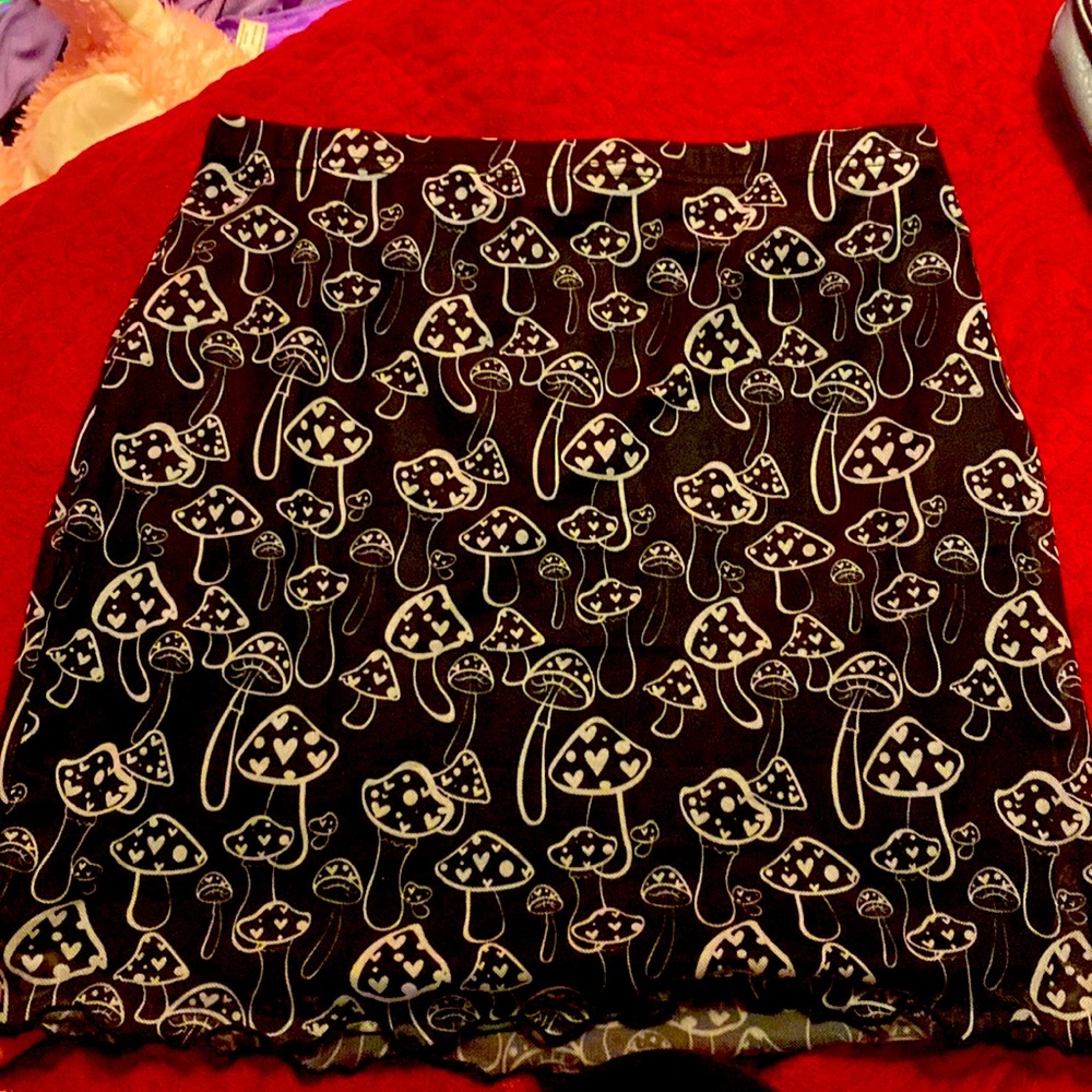 Boho style mushroom skirt! Only worn once and is in perfect conduction